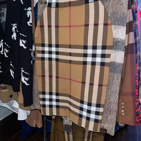 Burberry Kammie Check Pencil Skirt in Birch Brown - Picture 14 of 17